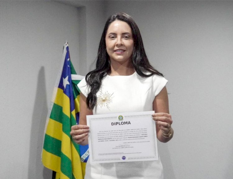 Prefeita reeleita Graciele da Arte Trigo recebe diploma da justiça  eleitoral em cerimônia  no auditório da UniEvangélica, em Anápolis