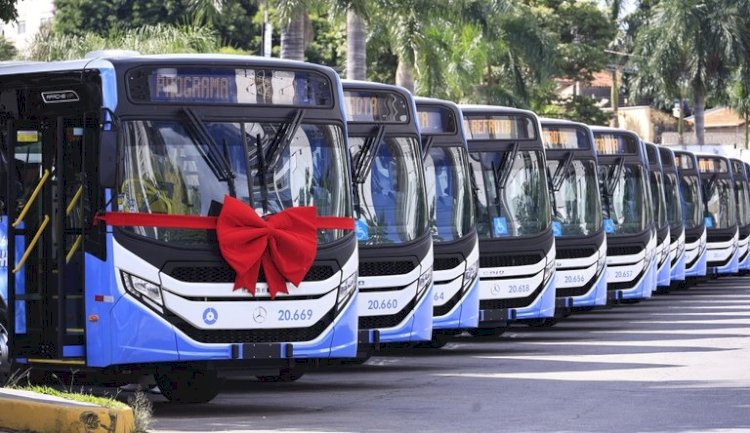 Ministro das Cidades entrega 46 novos ônibus para o transporte coletivo de Goiânia