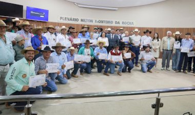 Carreiros da Festa do Divino Pai Eterno recebem  homenagem da Assembleia Legislativa