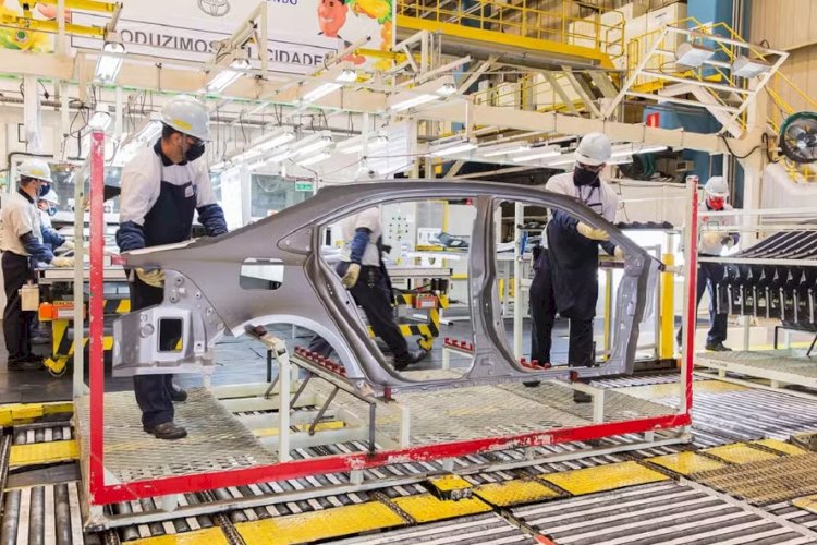 Toyota vai voltar a produzir Corolla e Corolla Cross no Brasil
