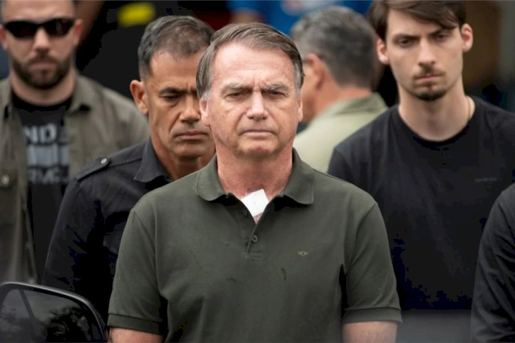 Bolsonaro é preso preventivamente  pela PF por ordem de Moraes
