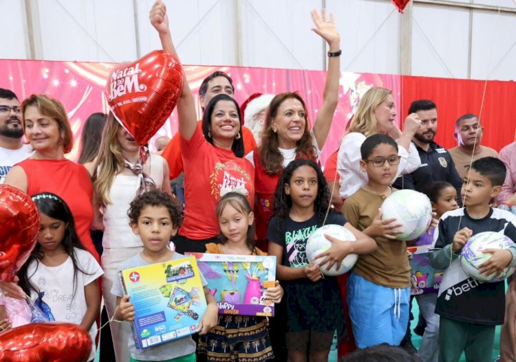 Natal do Bem entrega brinquedos a crianças de Formosa