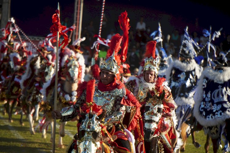 Pirenópolis celebra 200 anos das Cavalhadas durante a Festa do Divino Espírito Santo 2026